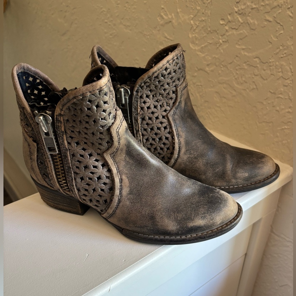 Circle G Brown Ankle Boots with Cutout Design